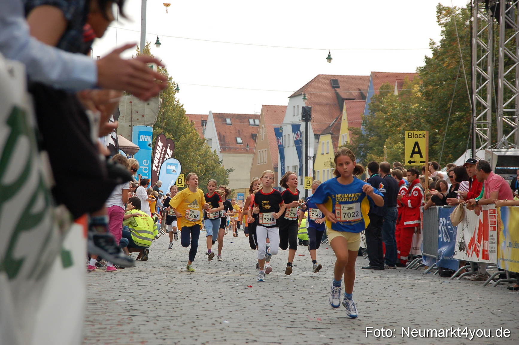 0126 Stadtlauf Neumarkt Bambinilaeufe 200909